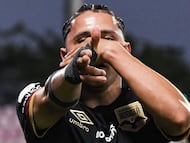 Kevin Parra, jugador de Internacional de Bogotá celebra su gol ante Jaguares de Córdoba en la Liga BetPlay