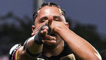 Kevin Parra, jugador de Internacional de Bogotá celebra su gol ante Jaguares de Córdoba en la Liga BetPlay