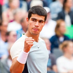 Alcaraz arrasa con Khachanov y ya está en semifinales