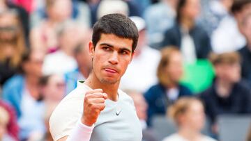 22 July 2022, Hamburg: Tennis: ATP Tour, Singles, Men, Quarterfinals: Alcaraz (Spain) - Khachanov (Russia). Carlos Alcaraz cheers after his victory. Photo: Daniel Bockwoldt/dpa (Photo by Daniel Bockwoldt/picture alliance via Getty Images)