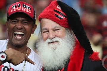 Soccer Football - Copa Libertadores - Semi Final - Second Leg - Flamengo v Gremio - Maracana Stadium, Rio de Janeiro, Brazil - October 23, 2019   Flamengo fans before the match   REUTERS/Sergio Moraes