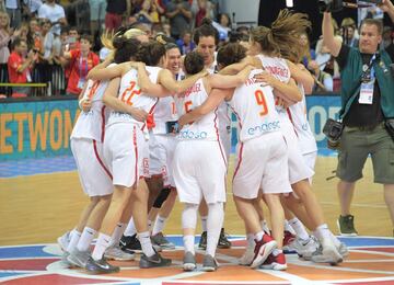  Celebración de las jugadoras españolas tras ganar el oro.