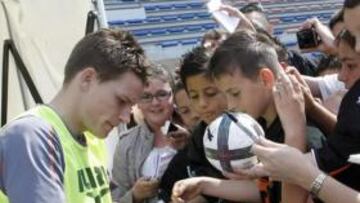 <b>HOY REGRESA A LORIENT. </b>El futbolista tiene previsto regresar a la ciudad en la que vive desde hace tres años antes de iniciar sus vacaciones.