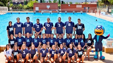 El equipo masculino y femenino de waterpolo.