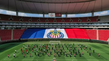 Chivas se toma la foto oficial junto a Tapatío y el Rebaño femenil