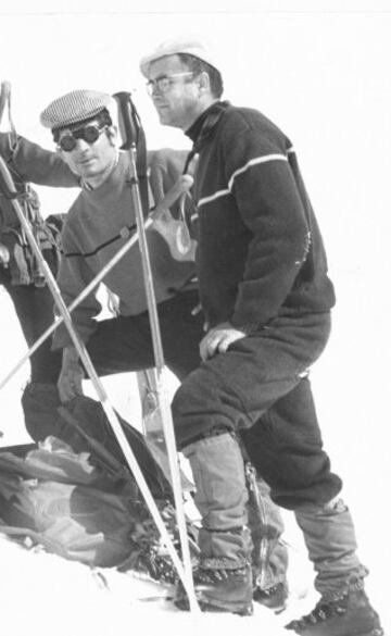 Carlos Soria se inició a los 14 años en el alpinismo. A los 21 años viajó por primera vez a los Alpes para comenzar con las escaladas de gran dificultad.