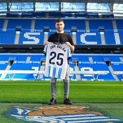 Javi Galán ya es de la Real y debutará contra el Rayo Vallecano