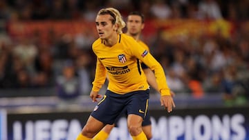 ROME, ITALY - SEPTEMBER 12: Antoine Griezmann of Atletico Madrid in action during the UEFA Champions League group C match between AS Roma and Atletico Madrid at Stadio Olimpico on September 12, 2017 in Rome, Italy. (Photo by Paolo Bruno/Getty Images)