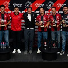 En medio de incertidumbre, Atlas presenta a sus refuerzos