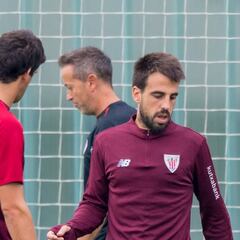 El Macarthur oficializa el fichaje de Beñat