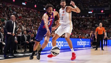 Jabari Parker, defendido por Edy Tavares en la final de la Copa ACB de Málaga.