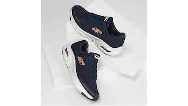 Chollo del día: por menos de 54 euros, estas Skechers Arch Fit azul marino para hombre que no pesan nada