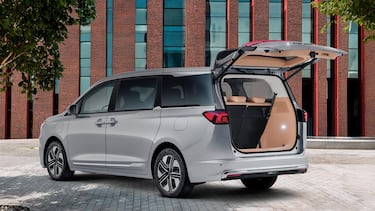 JAC Traveler 2026 en México: Precio y opinión de la minivan híbrida