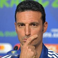 Los 2 esquemas que estudia Scaloni para enfrentar a Qatar