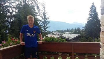 Daniel Wass, en el hotel de Crans Montana. 