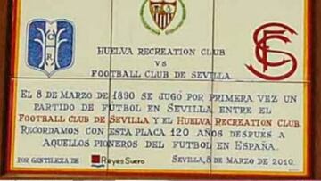 El alcalde de Huelva critica que el Sevilla se adjudique un "honor que no le corresponde"