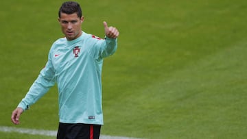 Fonte: "Cristiano hacía flexiones en la ducha y retaba a los demás"