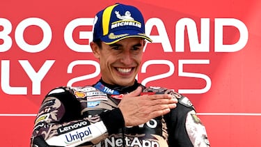 Celebración de Marc Márquez en el Autódromo Internacional del Mugello correspondiente al Gran Premio de Italia de Moto GP 2025.