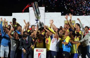 Universidad de Concepción celebra su segunda Copa Chile.