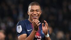 Mbapp&eacute; celebra uno de sus goles. 