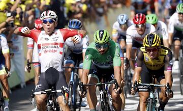 Caleb Ewan se llevó la victoria de la etapa 16 del Tour de Francia. El colombiano Rigoberto Urán subió un puesto en la clasificación general. 