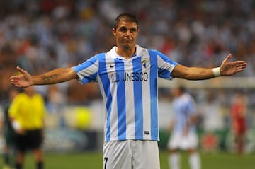 El 24 de julio de 2011 firmó por el Málaga en el que estuvo dos temporadas. Jugó 68 partidosy anotó 10 goles. 