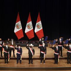 Finaliza juramentación accidentada sin ministros de Economía ni Justicia