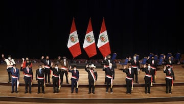 Finaliza juramentación accidentada sin ministros de Economía ni Justicia