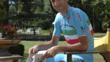 Vincenzo Nibali se hizo las fotos de rigor en el día descanso. Hoy afrontará el tríptico de los Pirineos con una sólida ventaja, también moral, sobre sus rivales.