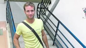 <b>CELESTE. </b>José Antonio Llamas ya es nuevo jugador del Alicante.