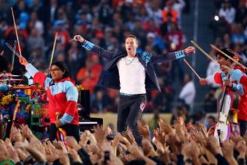 Coldplay fue el primer artista en amenizar el show del descanso.