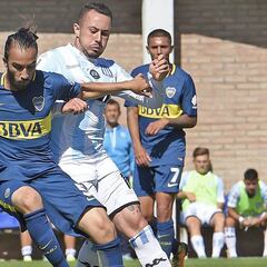 Pérez juega su primer partido oficial tras 7 meses fuera