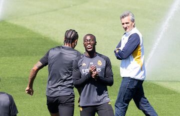 Mendy, jovial en el último entrenamiento antes del Bayern.
