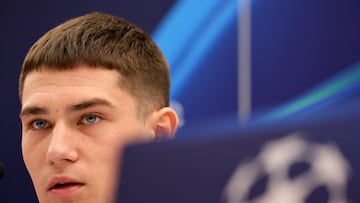 Belgrade (Serbia), 05/11/2024.- Crvena Zvezda player Andrija Maksimovic looks on during a press conference in Belgrade, Serbia, 05 November 2024. Crvena Zvezda will face Barcelona in the league phase of the UEFA Champions League on 06 November 2024. (Liga de Campeones, Belgrado) EFE/EPA/ANDREJ CUKIC