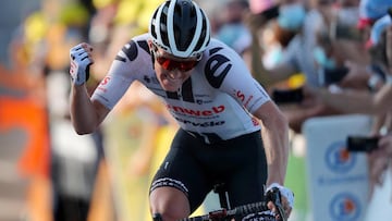 Champagnole (), 18/09/2020.- Danish rider Soren Kragh Andersen of Team Sunweb celebrates winning the 19th stage of the Tour de over 166,5km from Bourge-en-Bresse to Champagnole, , 18 September 2020. (Ciclismo, Francia) EFE/EPA/Benoit Te