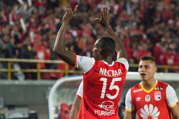 Buen partido del rojo que goleó 4-1 en Bogotá.