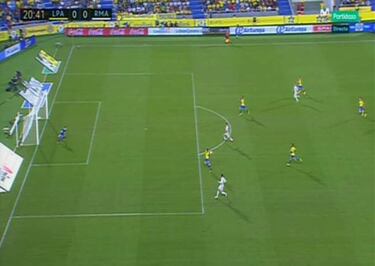 El Madrid reclamó penalti por mano pero era fuera del área