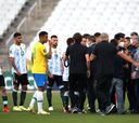 Brasil-Argentina, suspendido a los 5 minutos