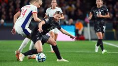 Auckland (New Zealand), 20/07/2023.- Rebekah Ashley Stott (2-L) of New Zealand in action against Ada Hegerberg (L) of Norway during the FIFA Women's World Cup group A soccer match between New Zealand and Norway, in Auckland, New Zealand, 20 July 2023. (Mundial de Fútbol, Nueva Zelanda, Noruega) EFE/EPA/HOW HWEE YOUNG
