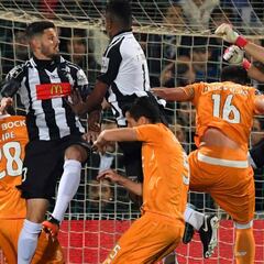 El Oporto golea al Portimoense y Casillas volvió a ser titular