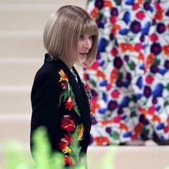 This is Anna Wintour: Meet the famous fashion mogul and global editorial director of Vogue magazine