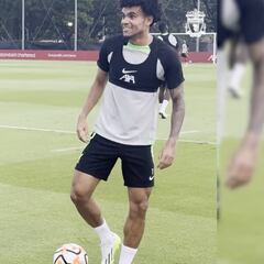 Como un imán: El gran control de pelota de Luis Díaz