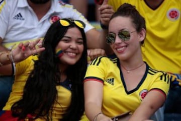 Las bellas hinchas se adueñan de las Eliminatorias