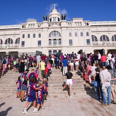 Los Mossos investigan un incidente con un aficionado del Madrid en el Clásico