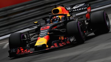 Daniel Ricciardo con el Red Bull en M&oacute;naco.