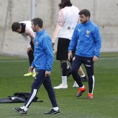 Cillessen y Maxi Gómez, bajas para la 'final' ante el Ajax