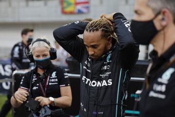 Lewis Hamilton antes del inicio de carrera. 