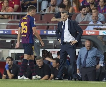 El árbitro Gil Manzano, tras consultar el VAR, expulsó a Lenglet.