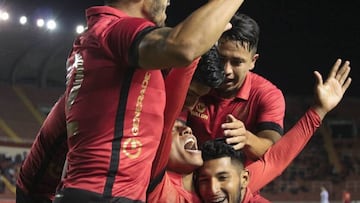 Sigue la narración minuto a minuto del partido que disputan Melgar y Comerciantes Unidos en el Torneo Clausura. El líder busca un nuevo triunfo en casa.