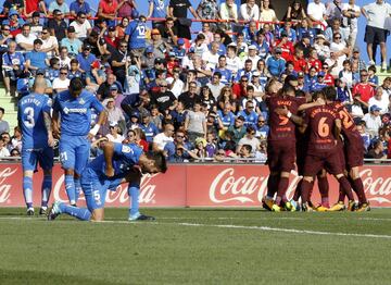 Getafe 1-2 Barcelona | Paulinho, uno de los fichajes más discutidos del Barça (40 millones), salió en el 76' y remontó en el 84'. 